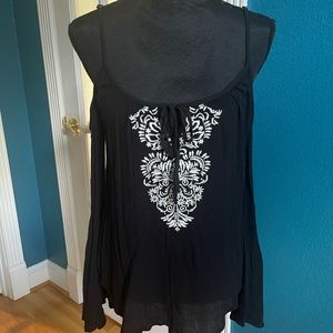 Hollister Bell Sleeve Flowy Boho Cold Shoulder Top S Small NWT